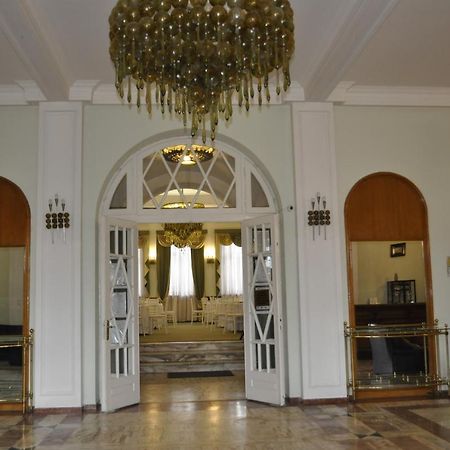 Hotel Triumf Бухарест Экстерьер фото