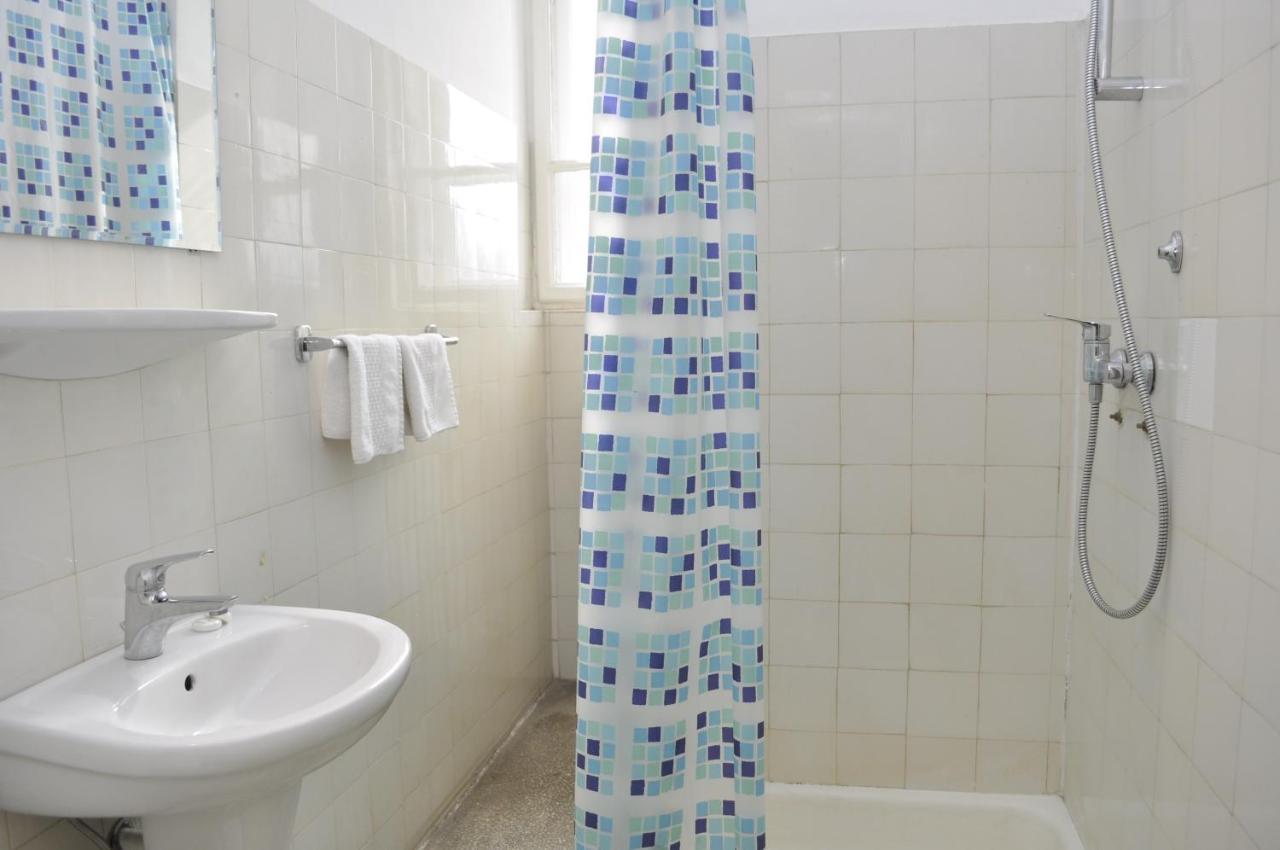 Hotel Triumf Бухарест Экстерьер фото