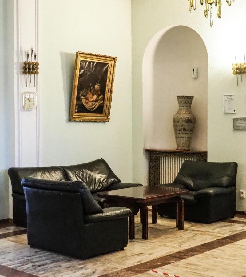 Hotel Triumf Бухарест Экстерьер фото