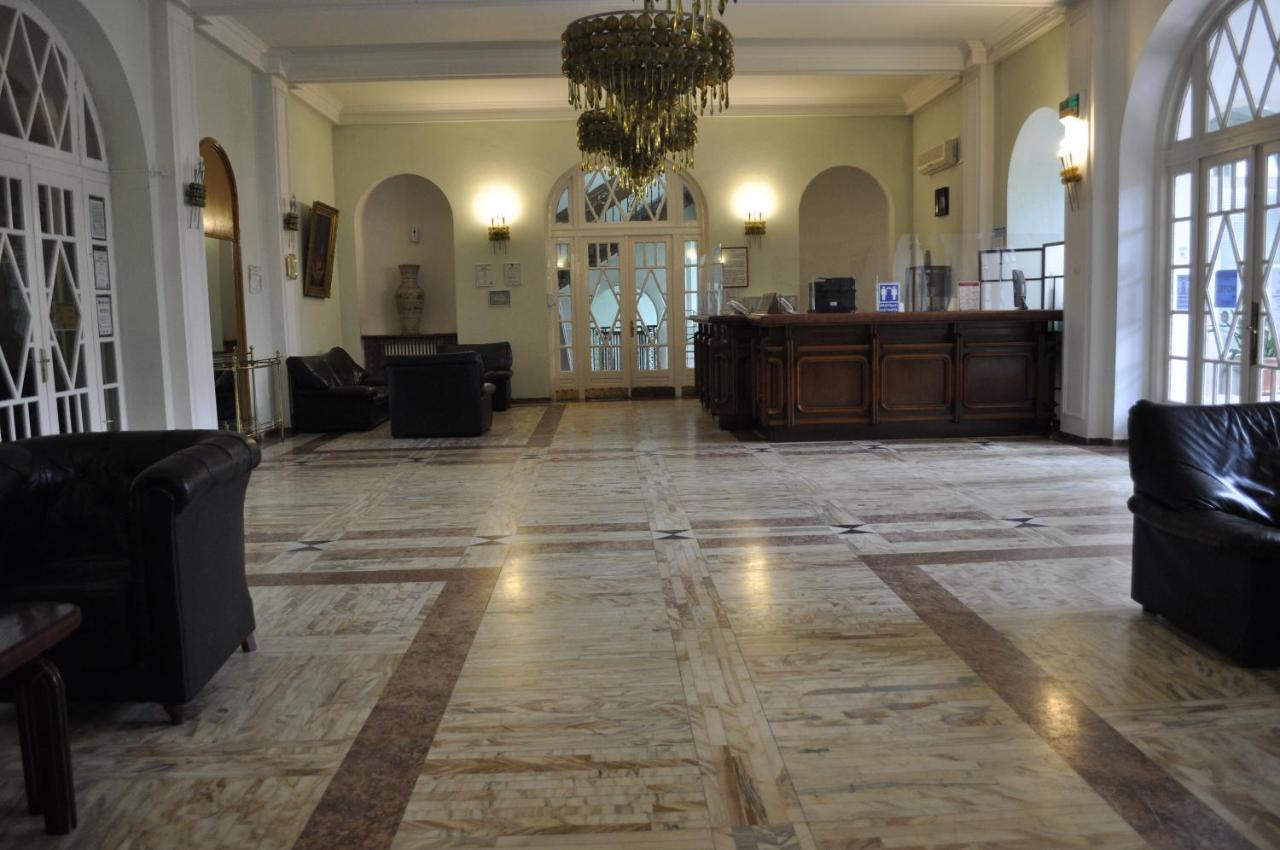 Hotel Triumf Бухарест Экстерьер фото