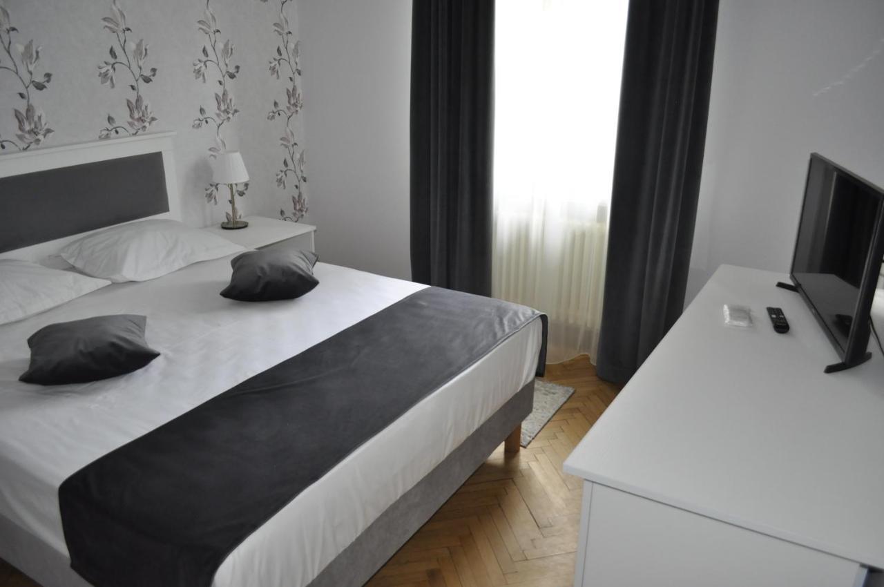 Hotel Triumf Бухарест Экстерьер фото